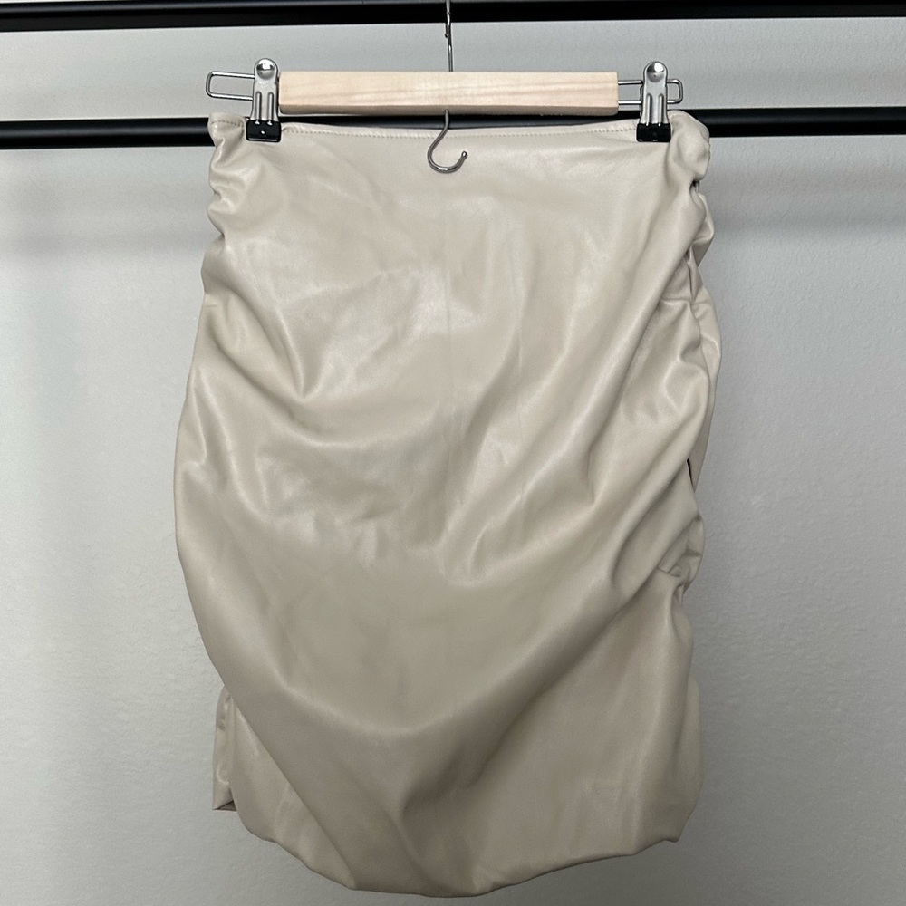 Mulla | Mini Skirt - Picture 2 of 7